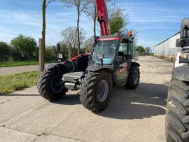Predám Teleskopicke nakladače Bobcat a Massey Ferguson