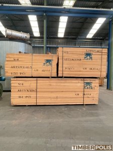 Madera tropical K.D. disponible en stock – España