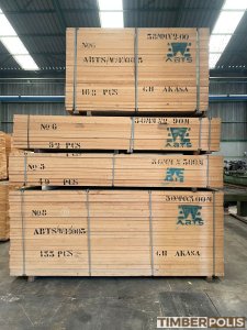 Madera tropical K.D. disponible en stock – España